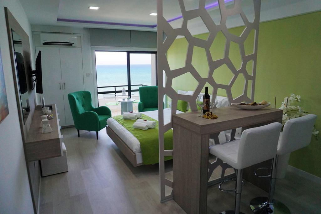 Lazuli Sea View-beachfront Ap 405 Larnaka